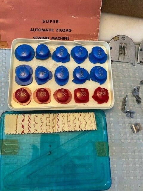 Vintage Japan Homemaker Deluxe Zig Zag Sewing Machine w/ 15 Vintage Japan Homemaker Deluxe Zig Zag Sewing Machine w/ 15