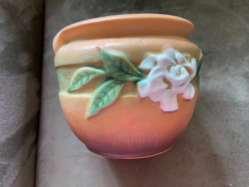 Roseville Gardenia 1950 MidCent ArtPottery Tan Jardiniere Planter 600-4 Vintage