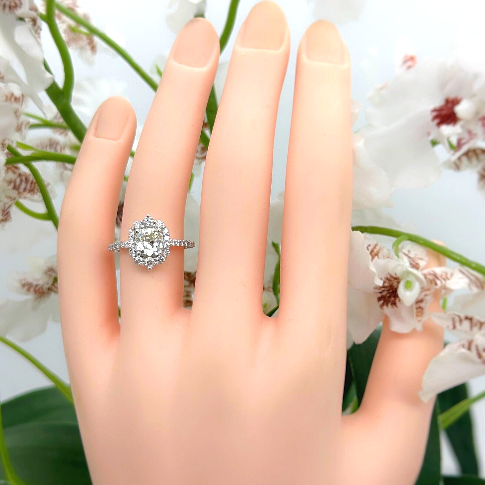 Round Cornered Rectangular Brilliant Diamond 1.10… - image 2