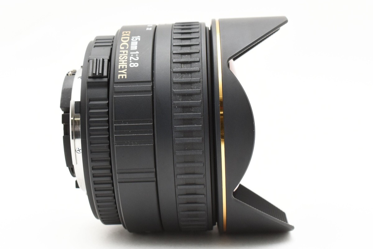 Sigma 15mm f/2.8 EX DG Fisheye Lens for Nikon w/ Case [Near Sigma 15mm f/2.8 EX DG Fisheye Lens for Nikon w/ Case [Near