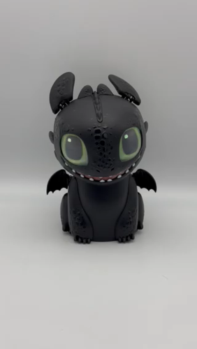 Figura interactiva de 6,5" How To Train Your Dragon sin dientes luces sonido en movimiento - Vídeo 1 de 1