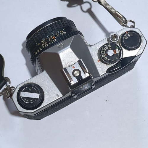 Pentax K1000 35mm SLR Camera 50mm SMC PENTAX-M 1:2, FLASH, 70-210mm Zoom & Film - Picture 6 of 11