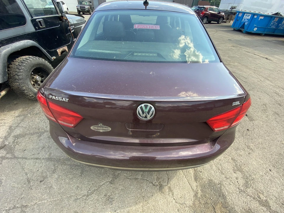 Used Deck Lid fits: 2012 Volkswagen Passat Sdn w/o rear view camera Grade A Foto 2 de 4