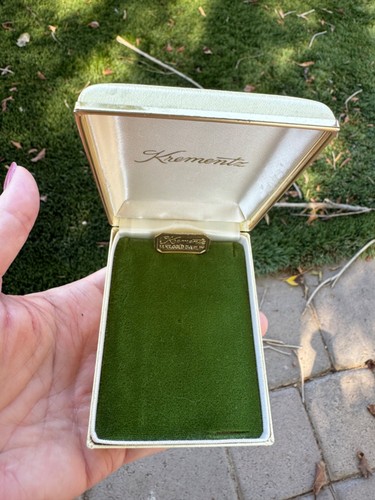 Vetrina Krementz/fodera in velluto verde e etichetta e inserto sovrapposti in oro 14 kt BONUS - Foto 2 di 14