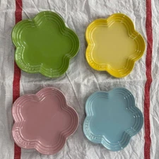 Le Creuset Sorbet Collection Flower Plate 14cm Pastel Colors Set of 4 Brand New