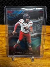 2022 Panini Select Draft Picks - Unstoppable Patrick Mahomes II #US-PM