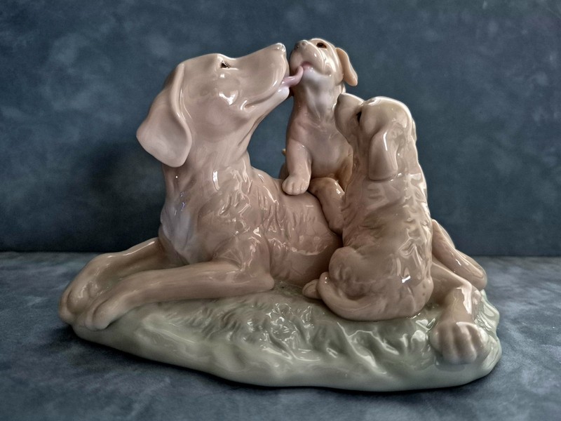 Roman Valencia Porcelain "LABRADOR RETRIEVER FAMILY"- Mom and Pups - #42677