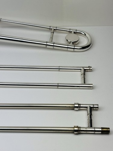 Vintage E.K. Blessing Silver Plated Trombone in Excellent Condition Made in USA! - Picture 4 of 24