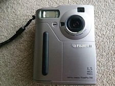Fuji FinePix 700 Digital Camera with AC Adapter Box One Owner From Japan