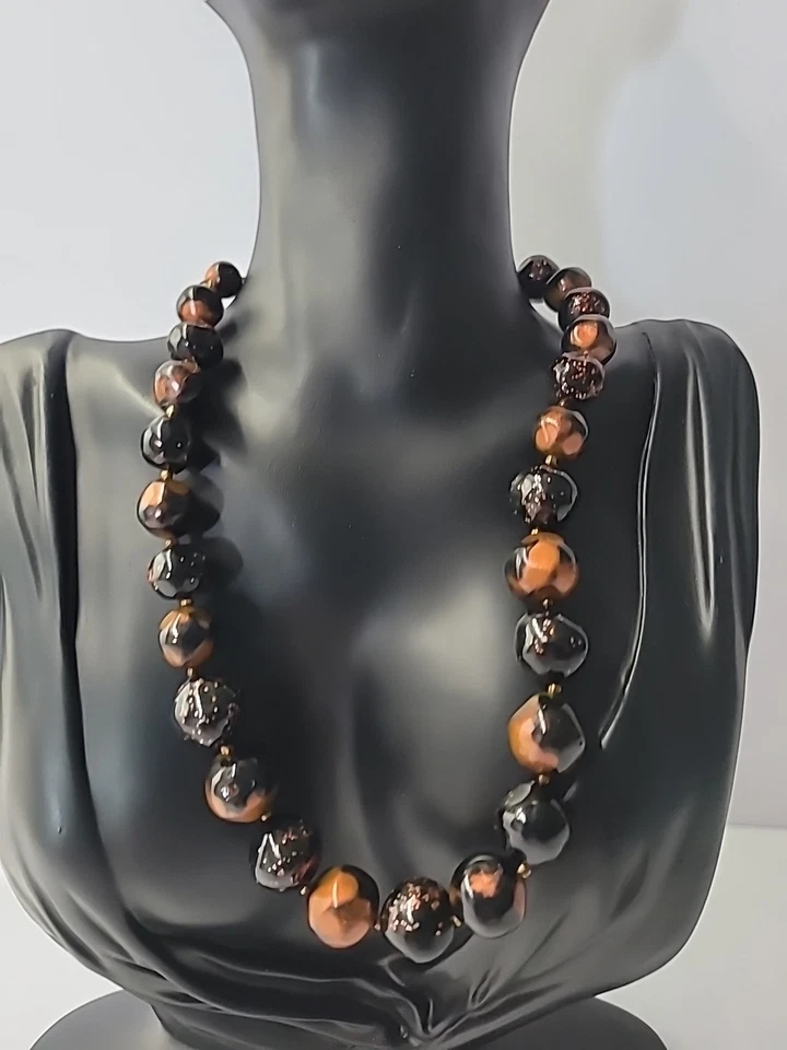 Collar Marvella Vintage Cuentas Mármol Negro Bronce Tono Dorado Joyería Disfraz Foto 2 de 4