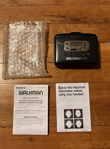 VINTAGE Sony Walkman WM-FX221 & Manual