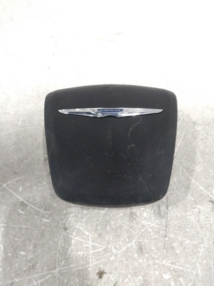 2013 Chrysler 200 Steering Wheel Air Bag - Used, 66K Miles, OEM Part 366495 - Imagem 2 de 4