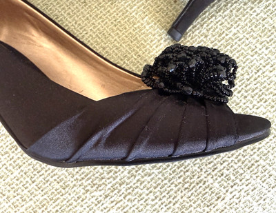 Mootsies Tootsies Black Fabric Peep Toe Beaded Pump 2.5''  Heels Size 8M