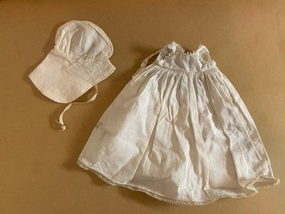 Vintage Vogue Dolls Inc White Doll Dress & Bonnet Set M Doll Outfit