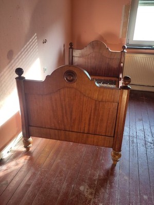 Einzelbett aus Kirschbaumholz im Stil des Louis-Philippe oder Biedermeier