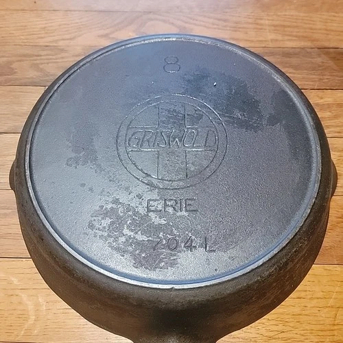 Griswold #8 Vintage Cast Iron Skillet Slant Logo 704L ERIE Heat Ring