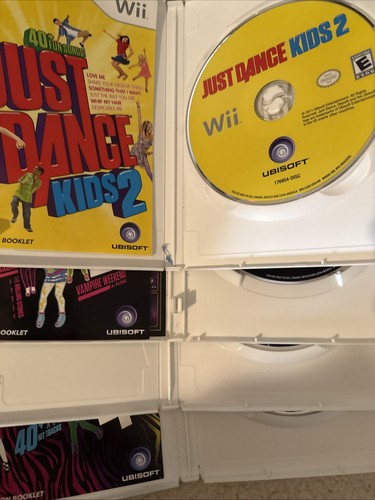 Just Dance Wii Bundle - Picture 2 of 2