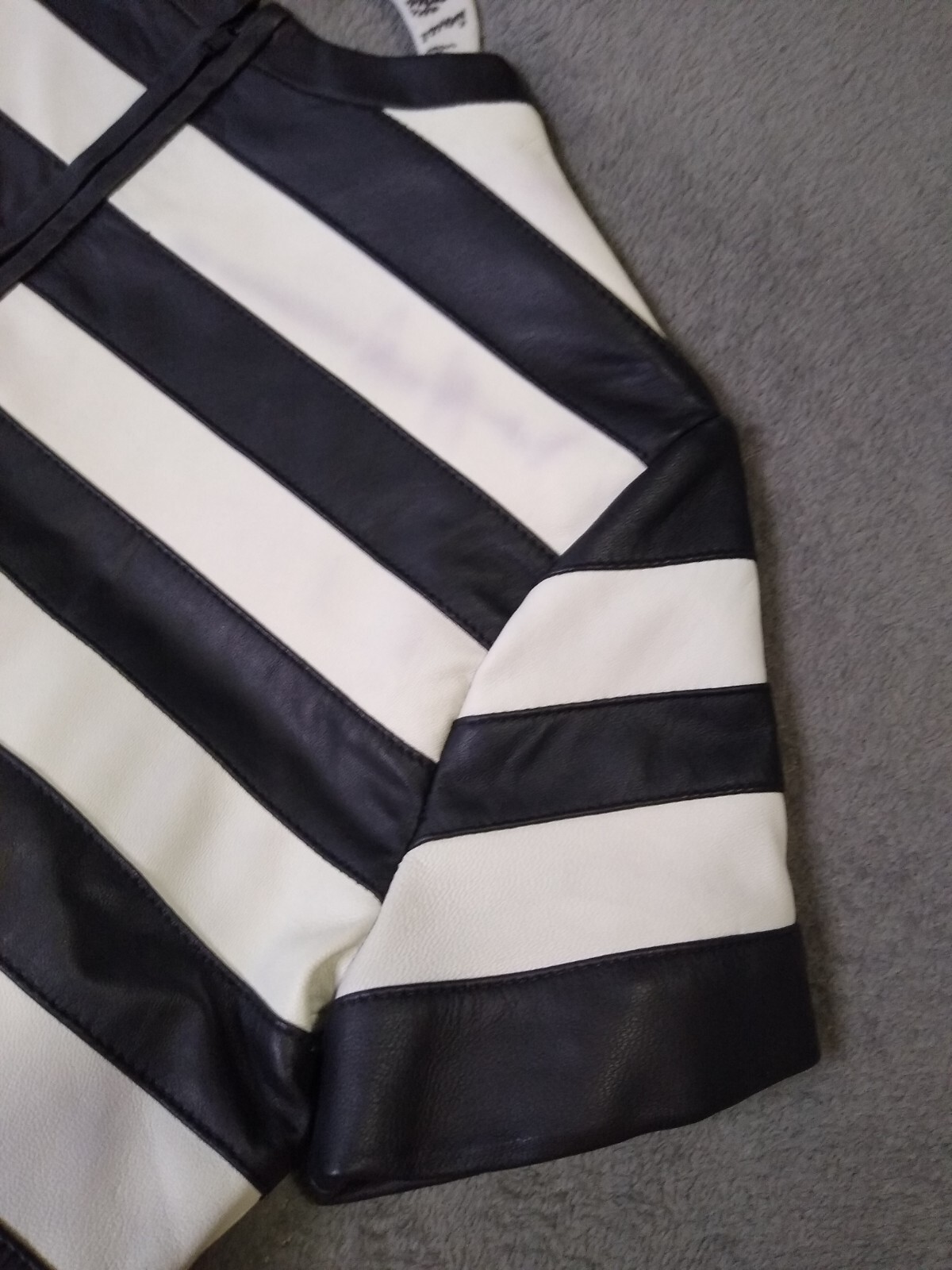 Picture 12 of 24