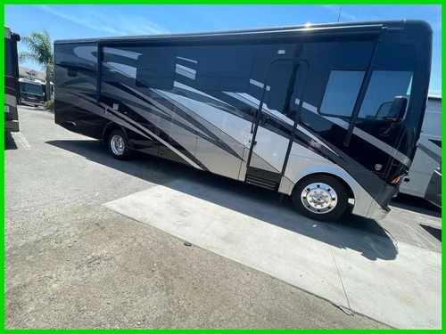 2020 Newmar Bay Star 3312 Class A RV Stock Number 232727 6.8L V10 33.92ft