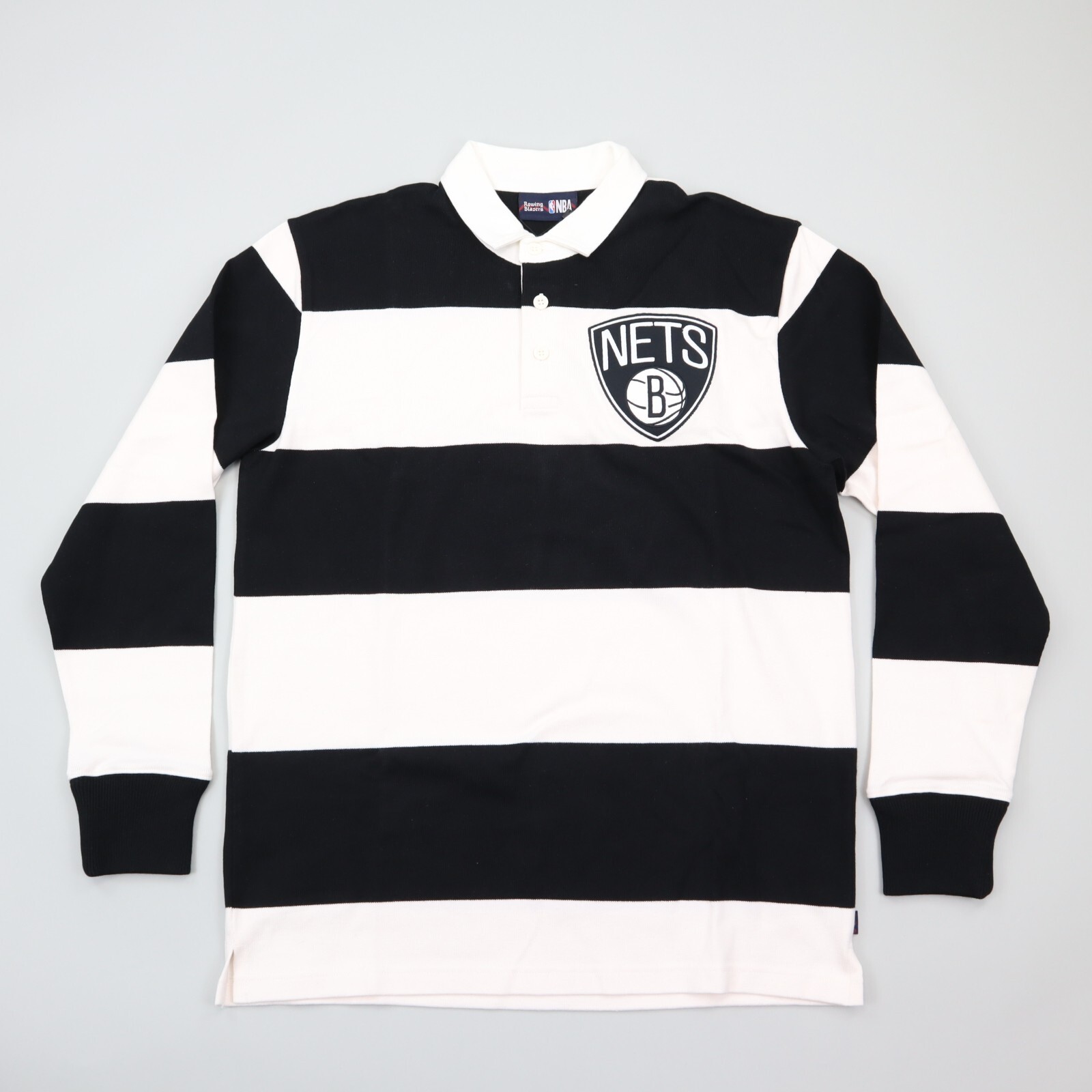 FILA Maglietta da rugby Rowing Blazers X NBA Brooklyn Nets a righe a blocchi L $195 Nuova con etichette rara