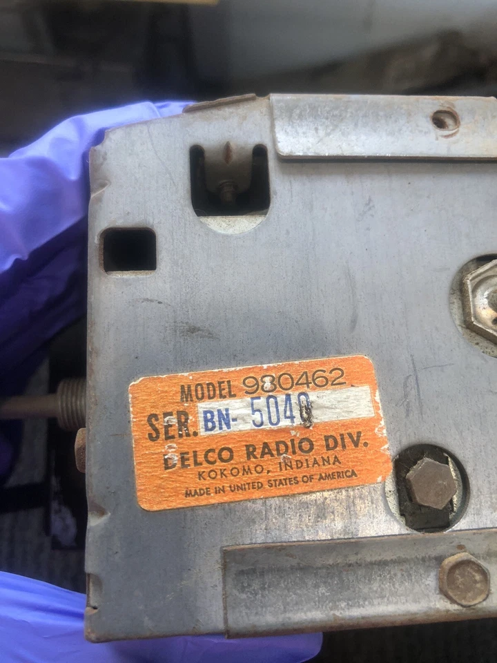 Buick Lesabre 1963, Wildcat, Electra Am radio pulsador con una perilla Foto 4 de 4