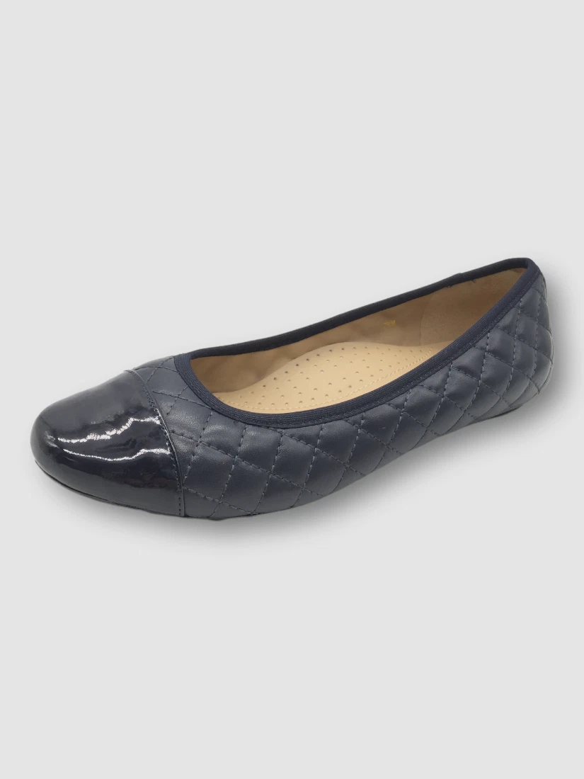 198 Neiman Marcus Women s Blue Sedy Quilted Leather Ballet Flats