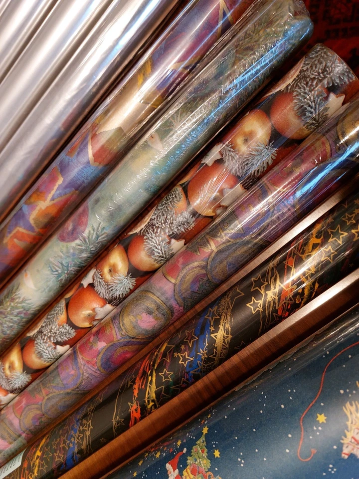 Geschenk Papier Rolle Folie Band Perlenkette Deko Weihnachten - über 30 Teile - Bild 4 von 4