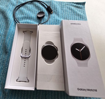 Samsung Galaxy Watch8 L320 40 mm Bluetooth - Smartwatch - silber