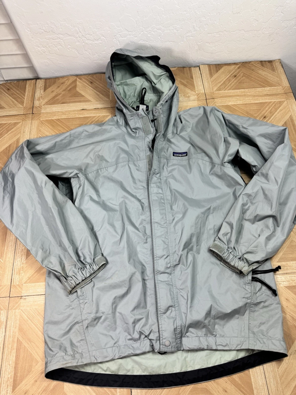 Patagonia Rain Jacket Mens M Windbreaker Nylon Vintage 2002