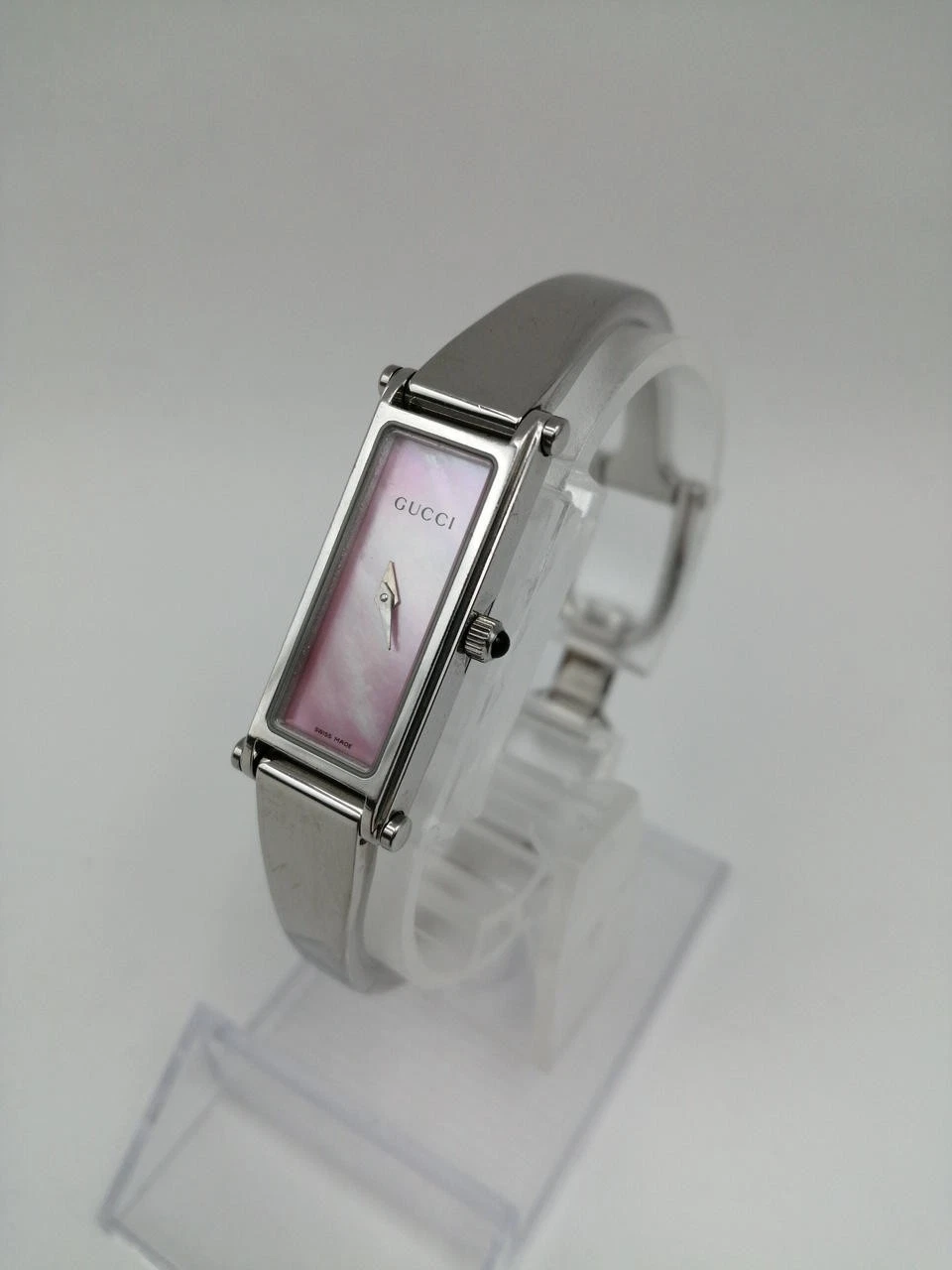 Montre Gucci 1500L à Quartz Cadran Coque Rose Design Carré Vertical
