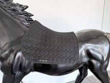 EQUILINE Pferde Saddle Pad Collection mit Fell black