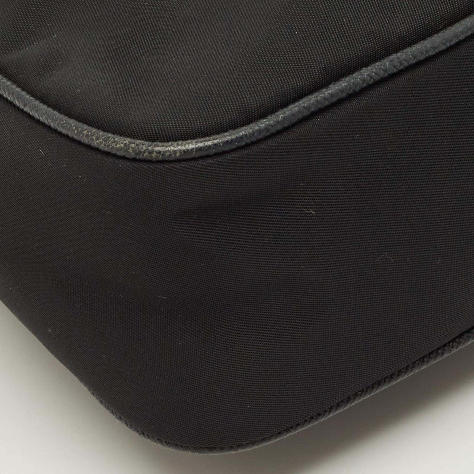 Prada ReEdition 2005 Black Nylon and Saffiano Leather Shoulder Bag thumbnail 10