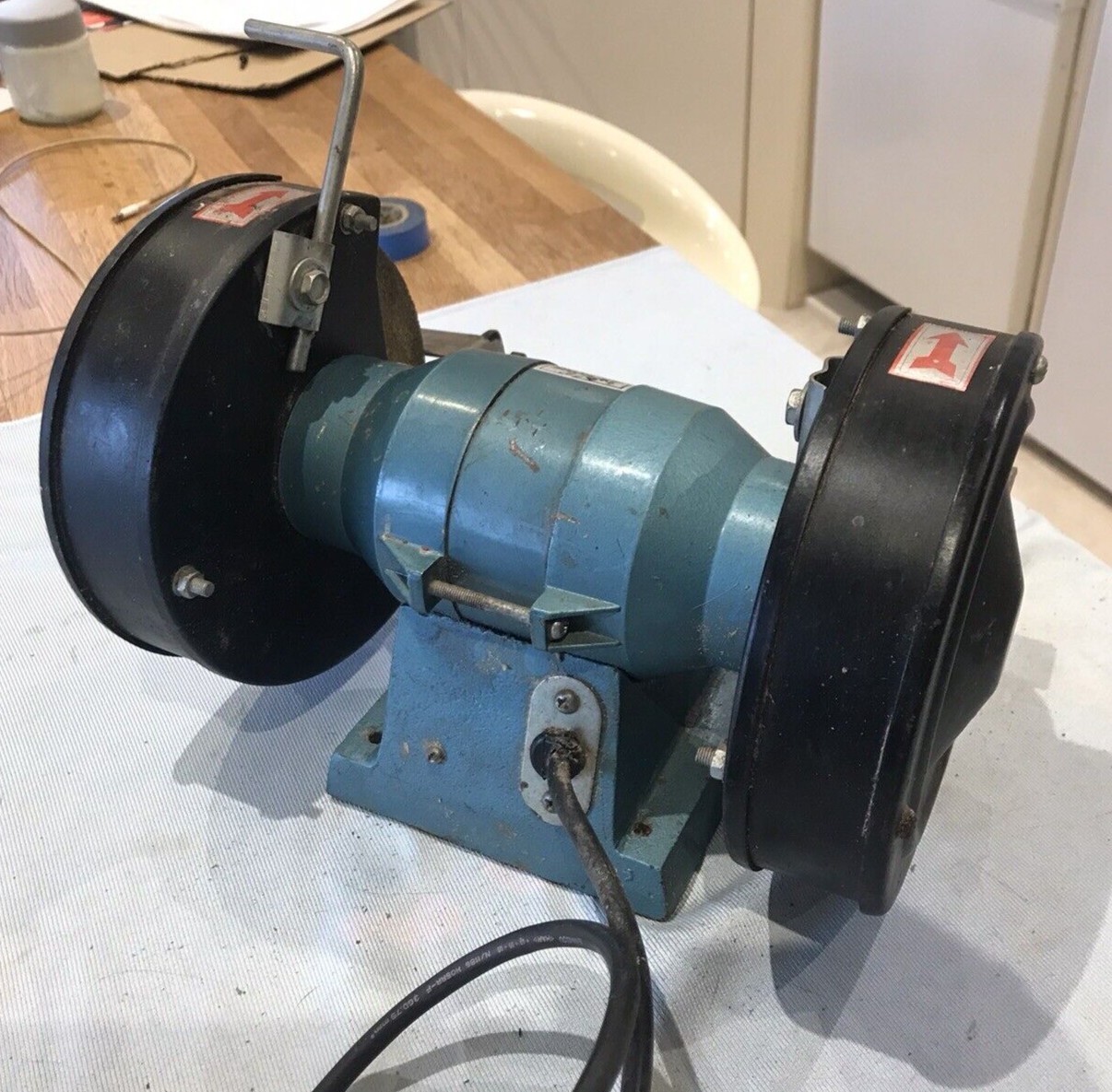 Used Hilka Corded 6" Bench Grinder 240v 1/4 HP Coarse & Fine