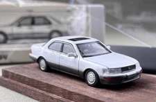 FW 1:64 Scale White LS400 XF10 UCF10 Sedan Sports Model Diecast Metal Car