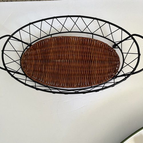 Temptations by Tara Old World Green 2 Qt Divided Casserole Dish W/Rack & Trivet - Picture 3 of 5