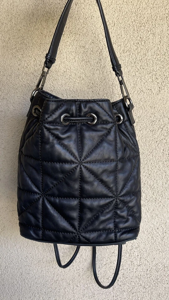 Bolso de mano Milly negro acolchado de cuero Foto 2 de 4