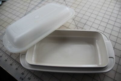 Vintage Tupperware Ultra 21 3/4 quart oven & microwave casserole