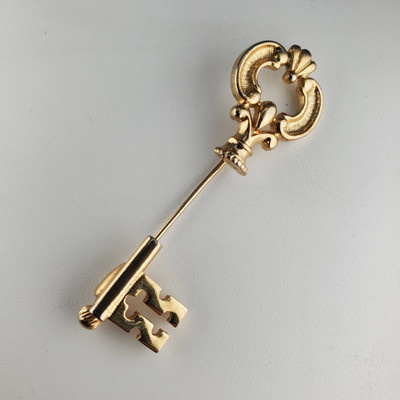 Vintage Avon Skeleton House Door Key Pin - Goldtone Stick Brooch - Unique