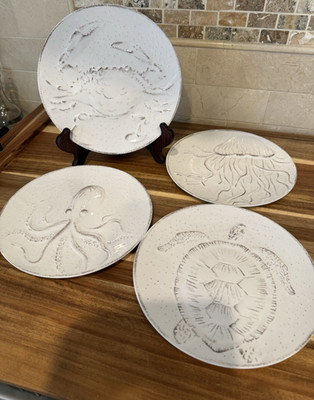 Pier 1 Set of 4 Melamine Salad Plates Off White Sea Life Turtle Octopus Crab 9''