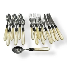 16 Pc Set VTG Hanford Forge H.F. Ltd 18/10 Stainless Pearlescent Plastic Handle