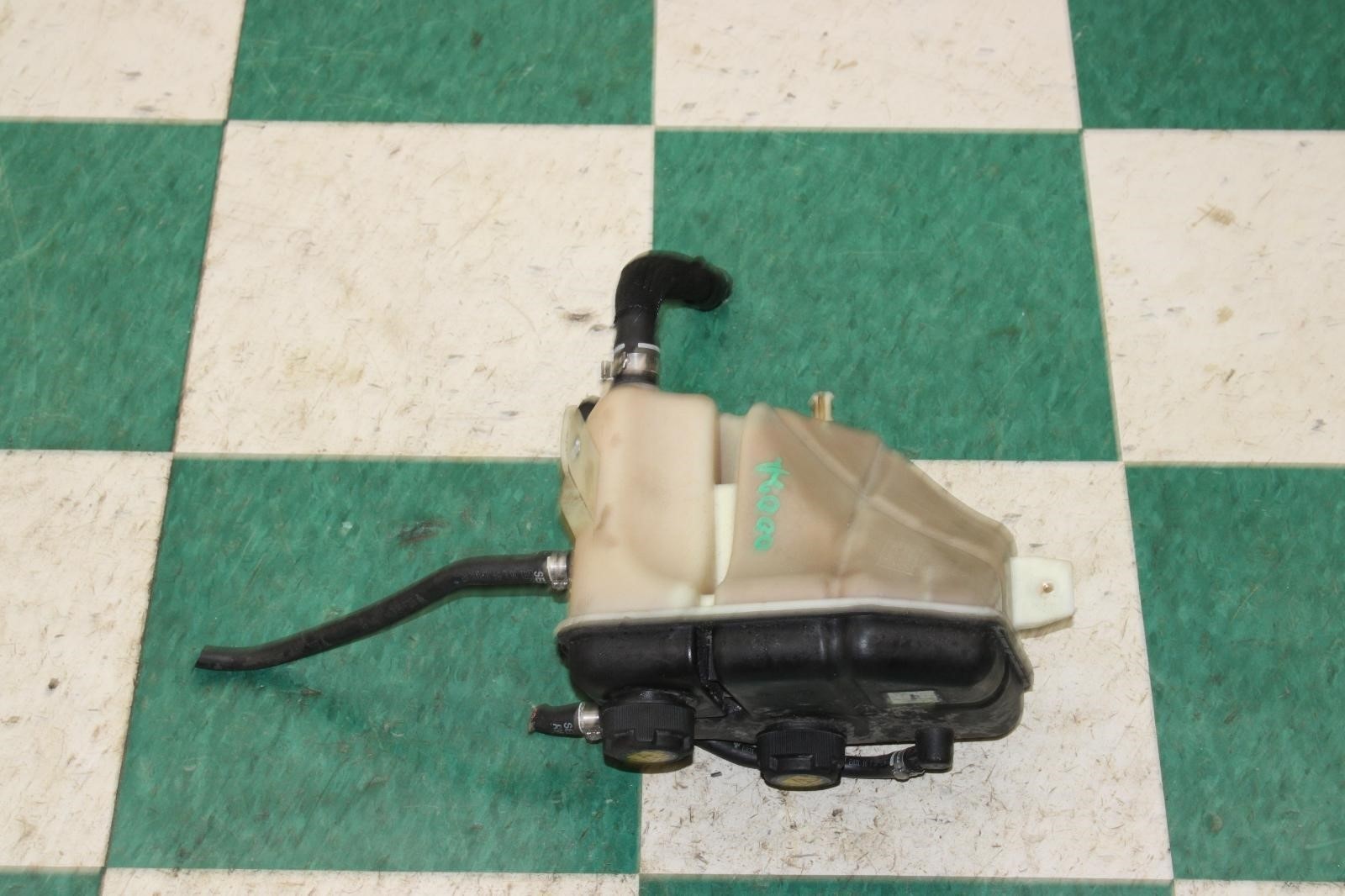 Maserati Ghibli 2014-2019 Coolant reservoir