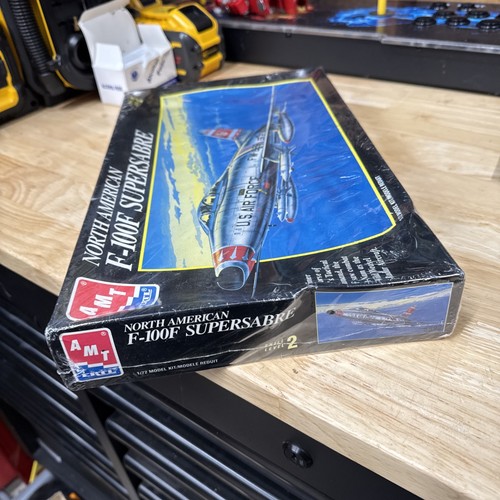 AMT 1/72 North American F-100F Supersabre Model Kit Neu in OVP sealed - Bild 6 von 7