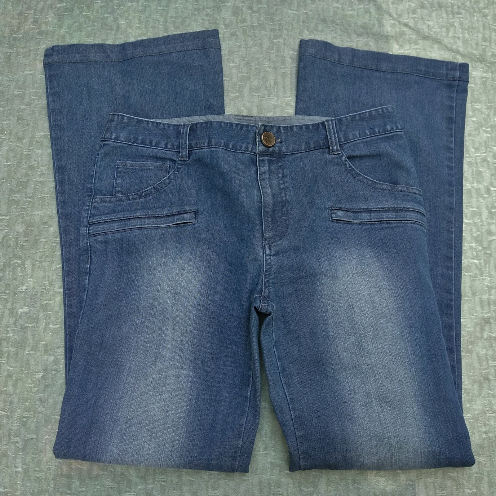 Amass Flare Leg Mid-Rise Jeans Women's Size 28 L30" Stretch Medium Wash - Image 4