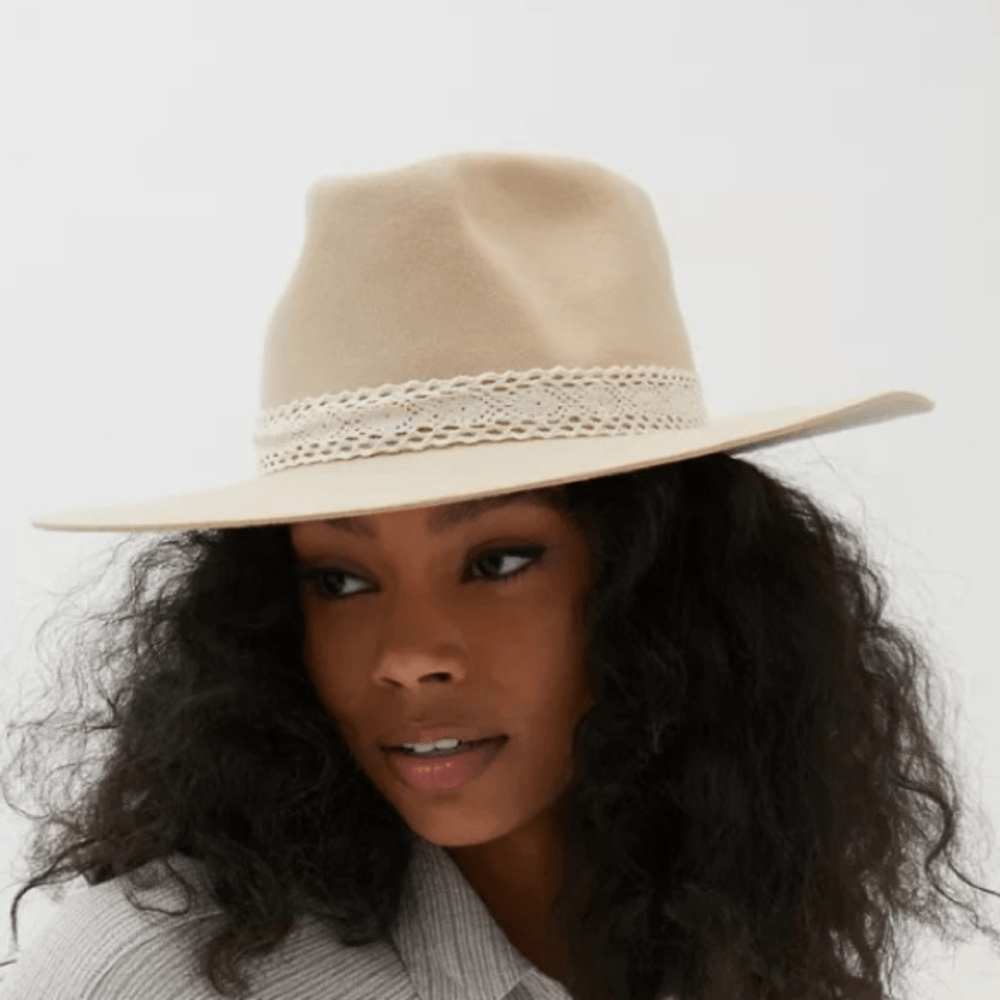 RARE! Wyeth cream leather band rancher hat Wyeth | Accessories | Left New Wyeth Rare Cream Bandana  main image 2