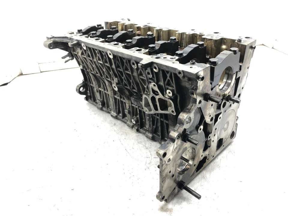 BMW X5 3.0 V6 2009-2013 bloque de cilindros de motor diésel OEM. Foto 2 de 4