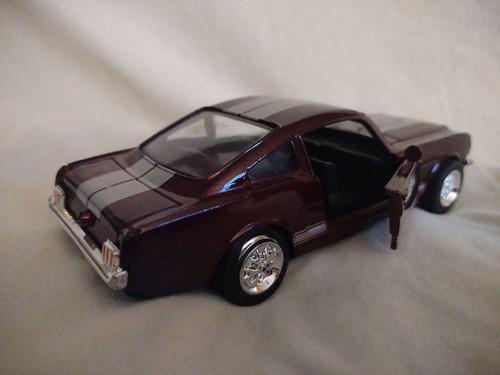 New-Ray 1966 Shelby GT 350 DieCast Mustang 1:32 Scale 1999 Opening Doors Rubber - Picture 4 of 6