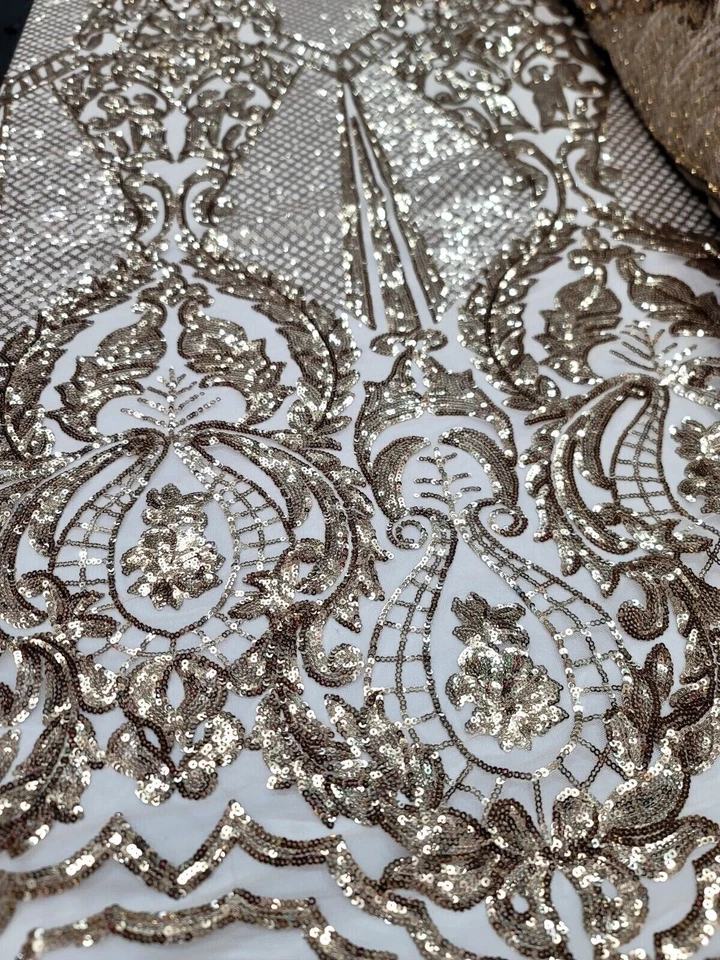 Tela de lentejuelas doradas mate con diseño damasco en malla encaje elástico en 4 vías por yarda Foto 3 de 4