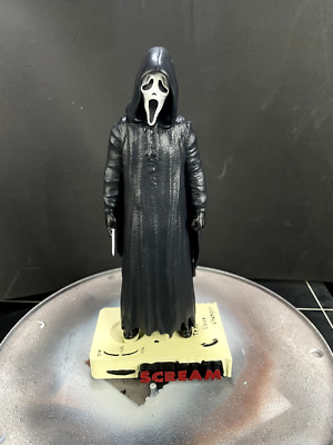 Ghostface Horror Figur - Inspiriert vom Film Scream 1996 - Collector's Edition