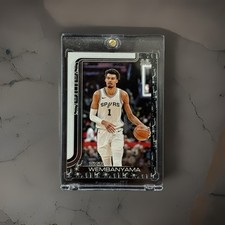 2025-26 Topps Basketball Spurs Victor Wembanyama 👽 Team Logo Border SSP