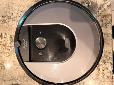 iRobot Roomba i8+ Robotic Vacuum With Self Emptying Docking Station + Accesories